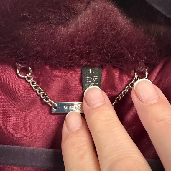 White House Black Market Comfy Plush Burgundy Faux Fur Vest - Picture 5 of 12